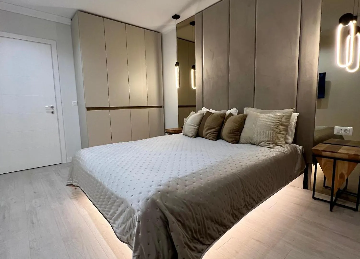 Bucharest Apartment Hils